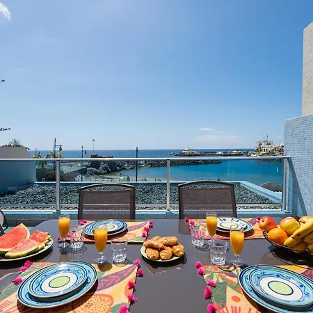 Beachfront In Puerto Mogan Apartment