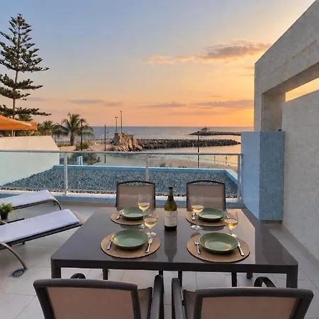 Beachfront In Puerto Mogán *
