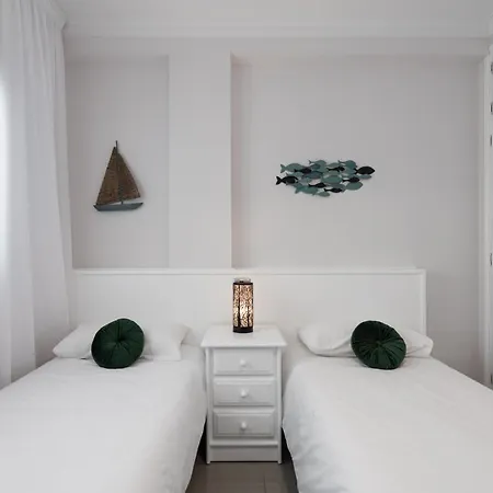 Апартаменты Beachfront In Puerto Mogan Пуэрто-де-Моган